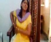 Indian sex video of an Indian aunty showing her big boobs from aunty boobes sex viedo new