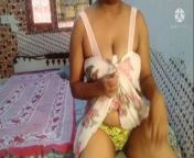 Desi bhabhi showing big boobs and pussy from desi bhabhi showing big boobs pussy and ass while giving oil massage webcam vide