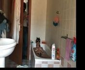Italian girl masturbates in the tub and her husband films her with his cell phone from urvasi in malooty bathroom scene