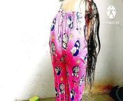 Priya bhabhi Ki Nahate hua Video Banayi Chupke Mja aayega Video Dekhkee from gande log nude movie