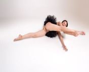 Galina Markova gymnastic leg scissors from madhuri dixit performance nude