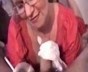 gloved granny suks from কামিনী খালা suk অশ্লীল