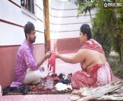 Desi Bra and Panty Salesman Bade Bade Dudhwali Gao ki Chhori Ko Bra ke badale Chod Diya Maje Lekar ( Hindi Audio ) from bade an