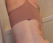 Ametuer Milf plays with her wet pussy. Solo redheaded tattooed milf play. from girl masterbed