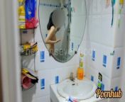 Thai girl taking a shower แอบถ่ายสาวอาบน้ำโดนจับได้ ก็เลยเย็ดกันเลยสงสัยจะเงี่ยน from สาวพม่าอาบน้ำ
