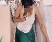 එහා ගෙදර ඇන්ටිගෙ හස්බන්ඩ් වැඩට ගියහම ගෙදරට පනින කොල්ලා 🤫 | Sri Lankan Boy Fuck His Matured Step-Mom from 40 old aunty fuck 10 young super sex videos tam